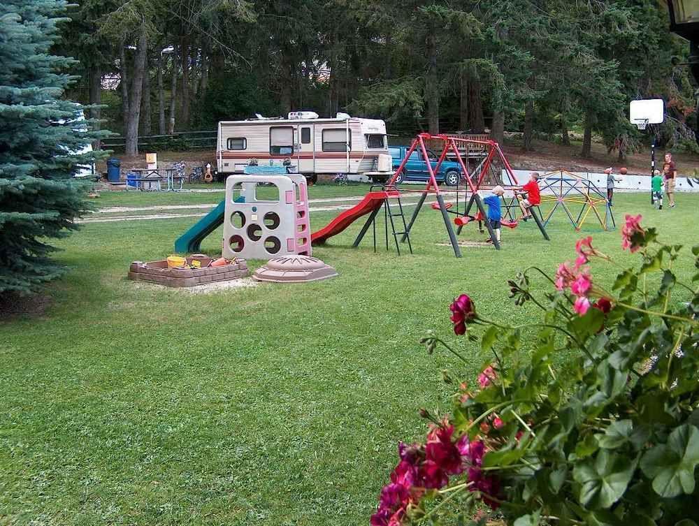 Viewpoint Rv & Cottages Salmon Arm Bagian luar foto