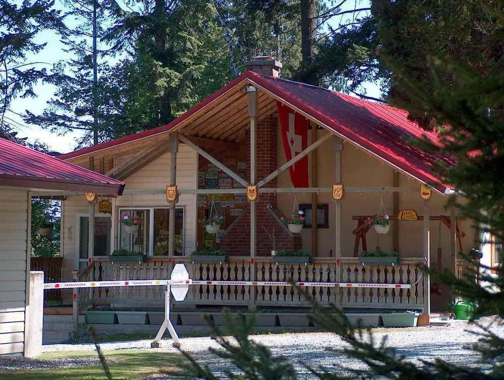 Viewpoint Rv & Cottages Salmon Arm Bagian luar foto