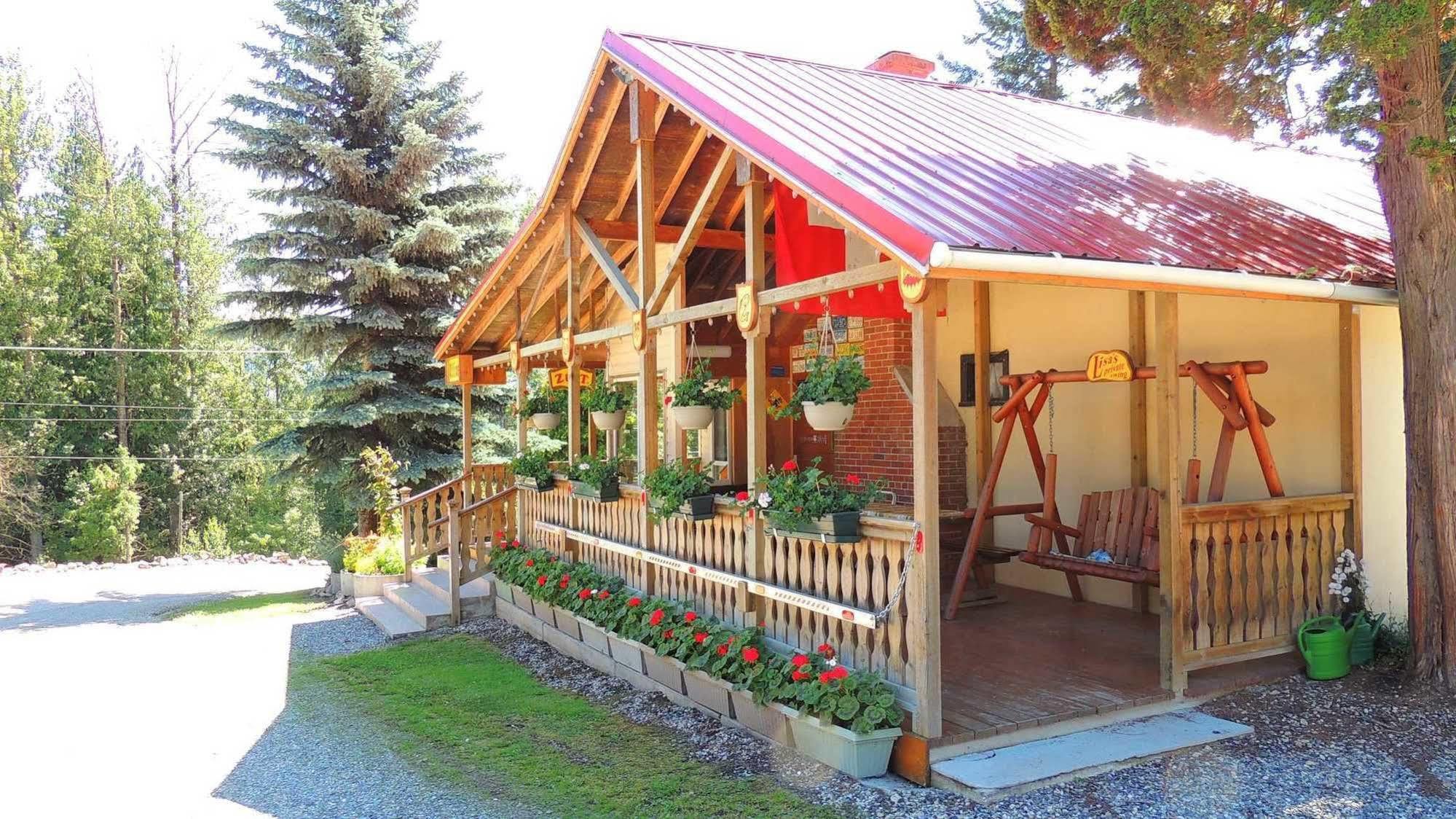 Viewpoint Rv & Cottages Salmon Arm Bagian luar foto